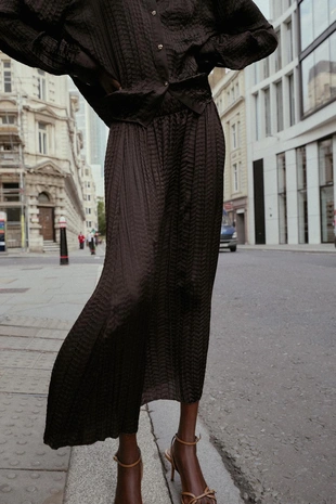 Атласная юбка с жатым эффектом- Заказать в России