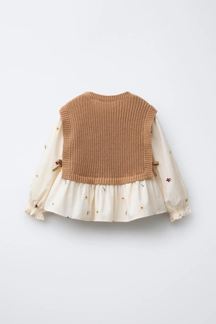 Рубашка с вышивкой из цветов и комбинированный трикотажный жилет- Заказать в России