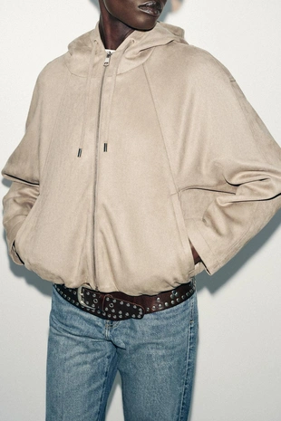 Бомбер из искусственной замши с капюшоном- Заказать в России