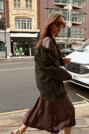 Платье миди с вырезом-качели и поясом- Заказать в России