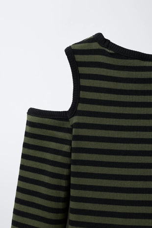 Платье в рубчик в полоску с вырезами- Заказать в России