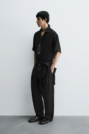 Рубашка струящегося покроя из рельефной ткани