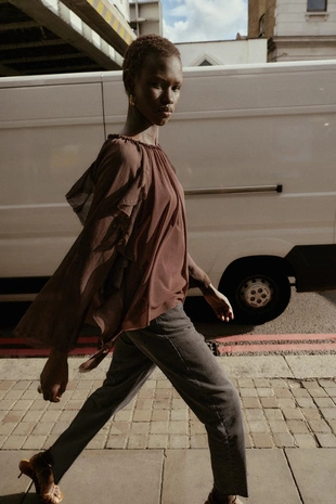 Струящаяся блуза с воланами- Заказать в России