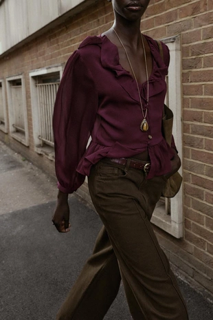 Блуза с воланами- Заказать в России