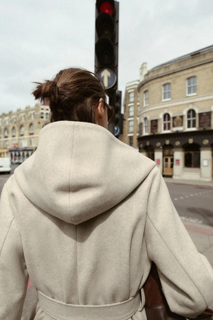 Мягкое пальто с капюшоном - Заказать в России