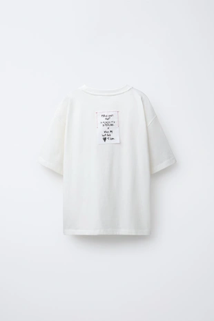 Футболка с сердечками и вышитой надписью- Заказать в России