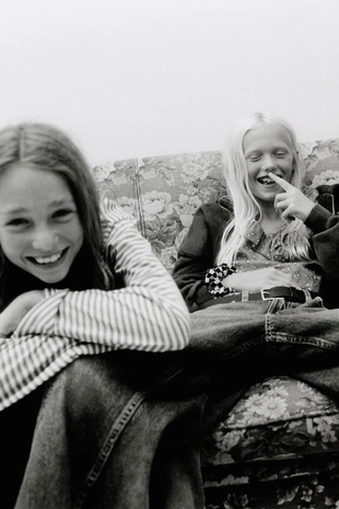 Black | 5067/700/800 - Zara Футболка в полоску с вырезами