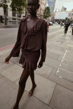 Короткое платье с воланами- Заказать в России