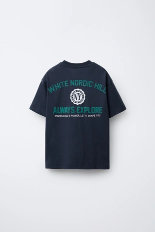 Футболка в стиле варсити с рельефной надписью- Заказать в России