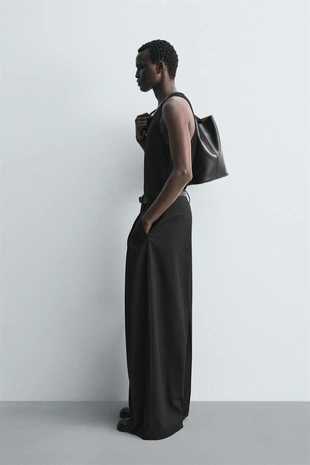 Брюки WIDE FIT со складками- Заказать в России