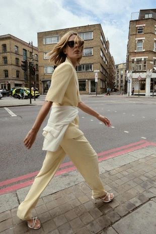 Брюки прямого кроя из рельефной ткани- Заказать в России