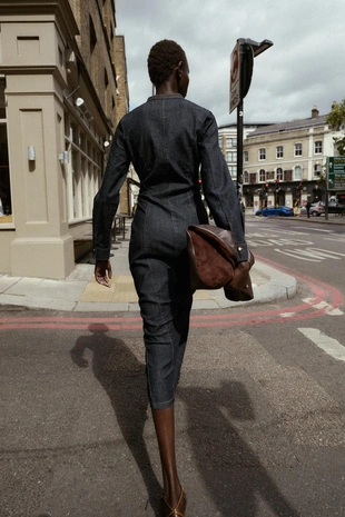 Приталенное джинсовое платье миди- Заказать в России