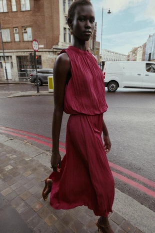 Плиссированное платье миди с эффектом жатой ткани- Заказать в России