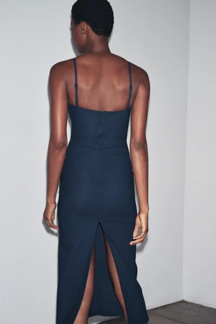 Платье из крепа с вырезом сердечком- Заказать в России