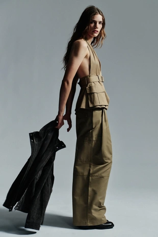 Топ с горловиной халтер и карманами- Заказать в России