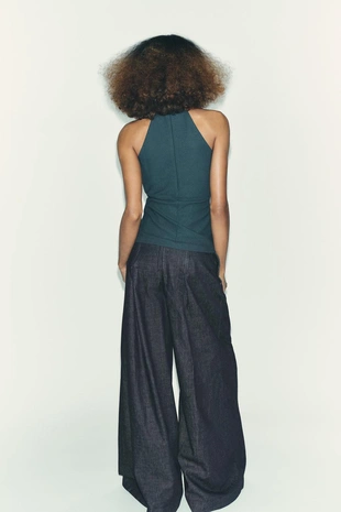 Креповый топ с горловиной халтер- Заказать в России