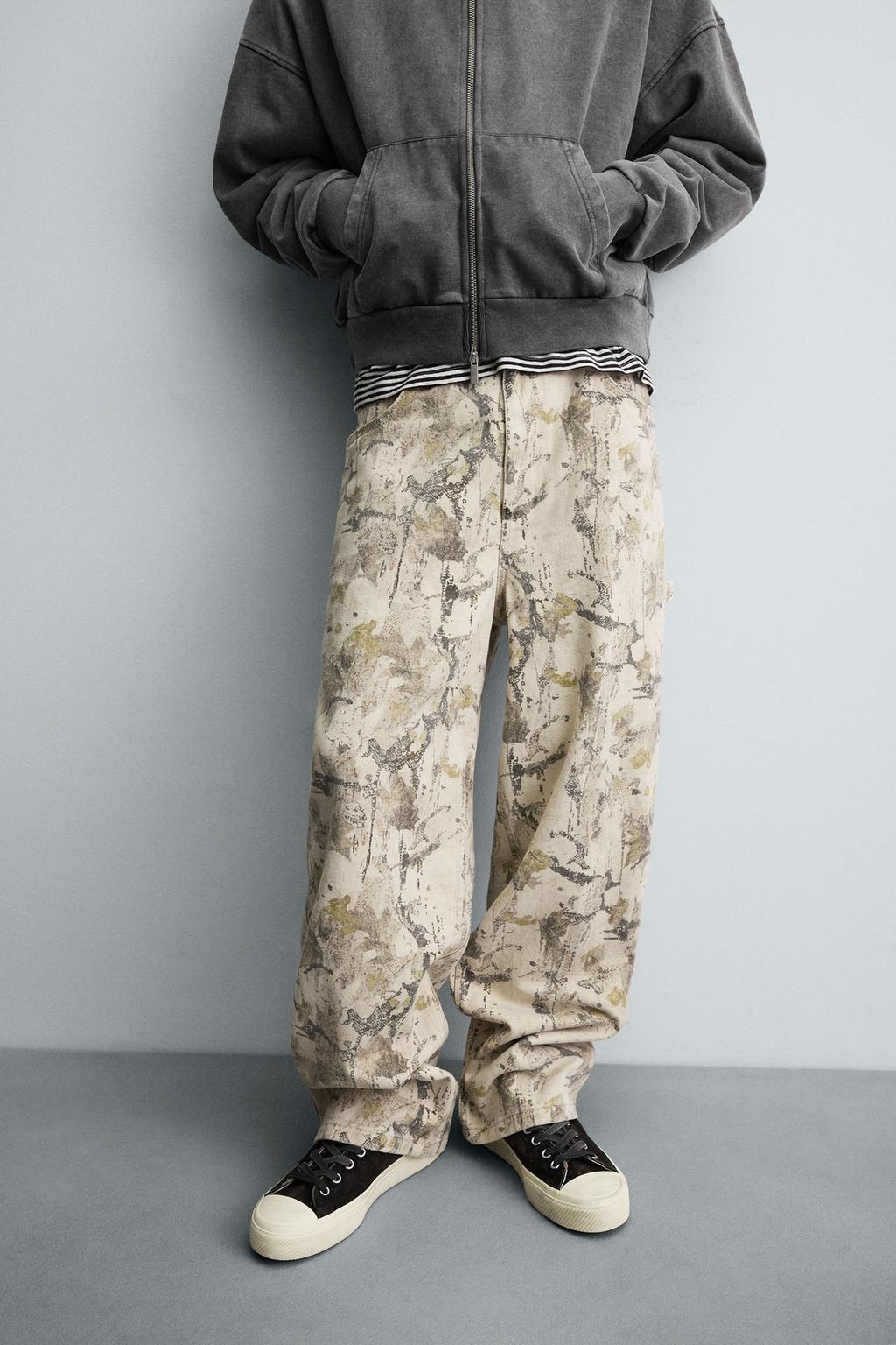БРЮКИ-КАРГО BAGGY FIT С АБСТРАКТНЫМ ПРИНТОМ