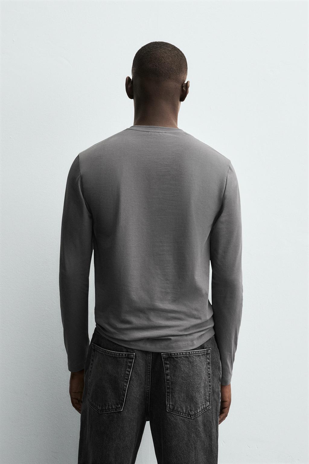 БАЗОВАЯ ФУТБОЛКА SLIM FIT