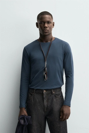 Базовая футболка SLIM FIT