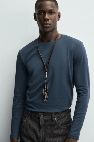 Базовая футболка SLIM FIT- Заказать в России