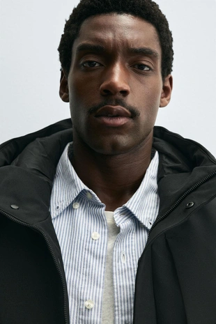 Куртка из технологичной ткани с капюшоном- Заказать в России