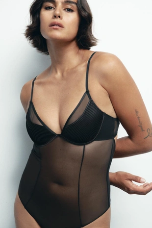 Боди из полупрозрачной ткани с плиссировкой- Заказать в России