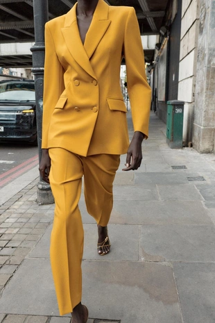 Двубортный блейзер с подплечниками- Заказать в России