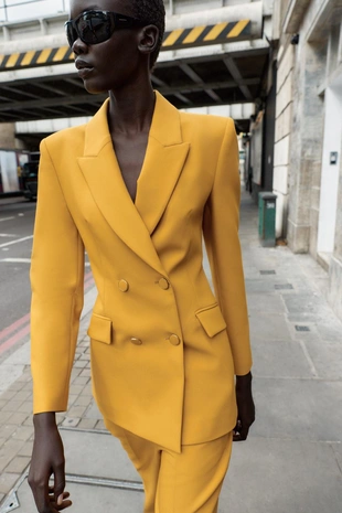 Двубортный блейзер с подплечниками- Заказать в России