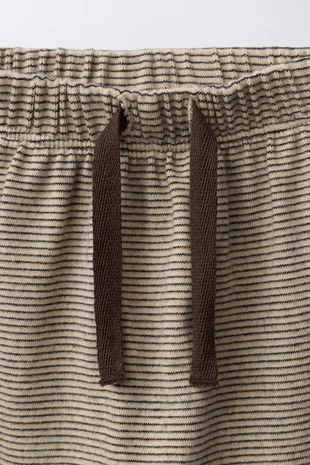 Комплект из футболки и брюк в полоску- Заказать в России