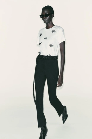 Футболка с бантиками и стразами- Заказать в России