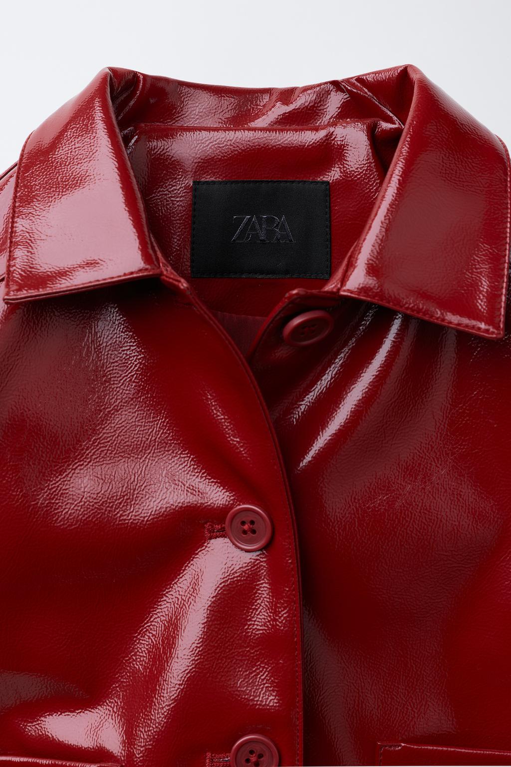 КУРТКА С ЛАКИРОВАННЫМ ЭФФЕКТОМ