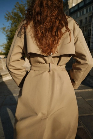 Длинный двубортный тренч с поясом- Заказать в России