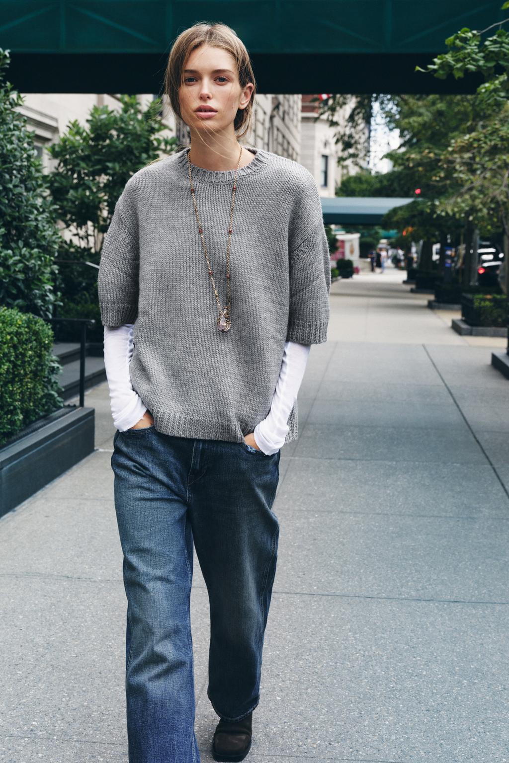 ТРИКОТАЖНЫЙ ДЖЕМПЕР OVERSIZE С КОРОТКИМИ РУКАВАМИ