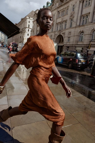 Атласная юбка-миди с эффектом жатости- Заказать в России