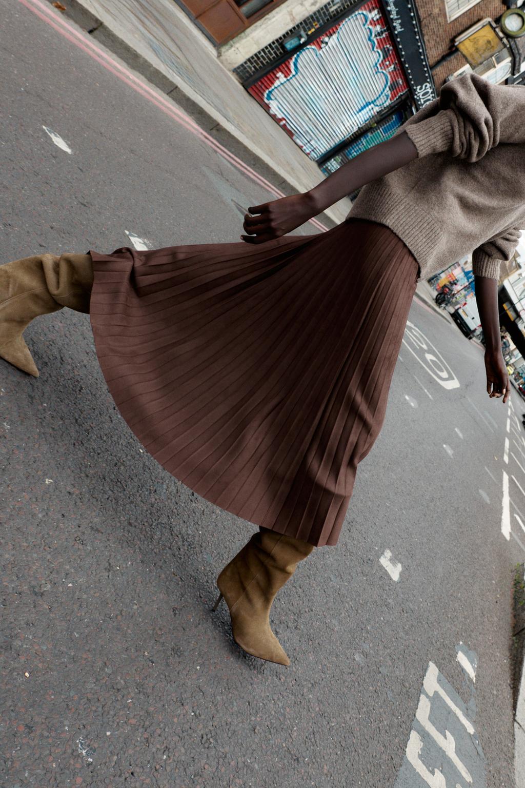 ЗАМШЕВЫЕ САПОГИ НА ТОНКОМ КАБЛУКЕ