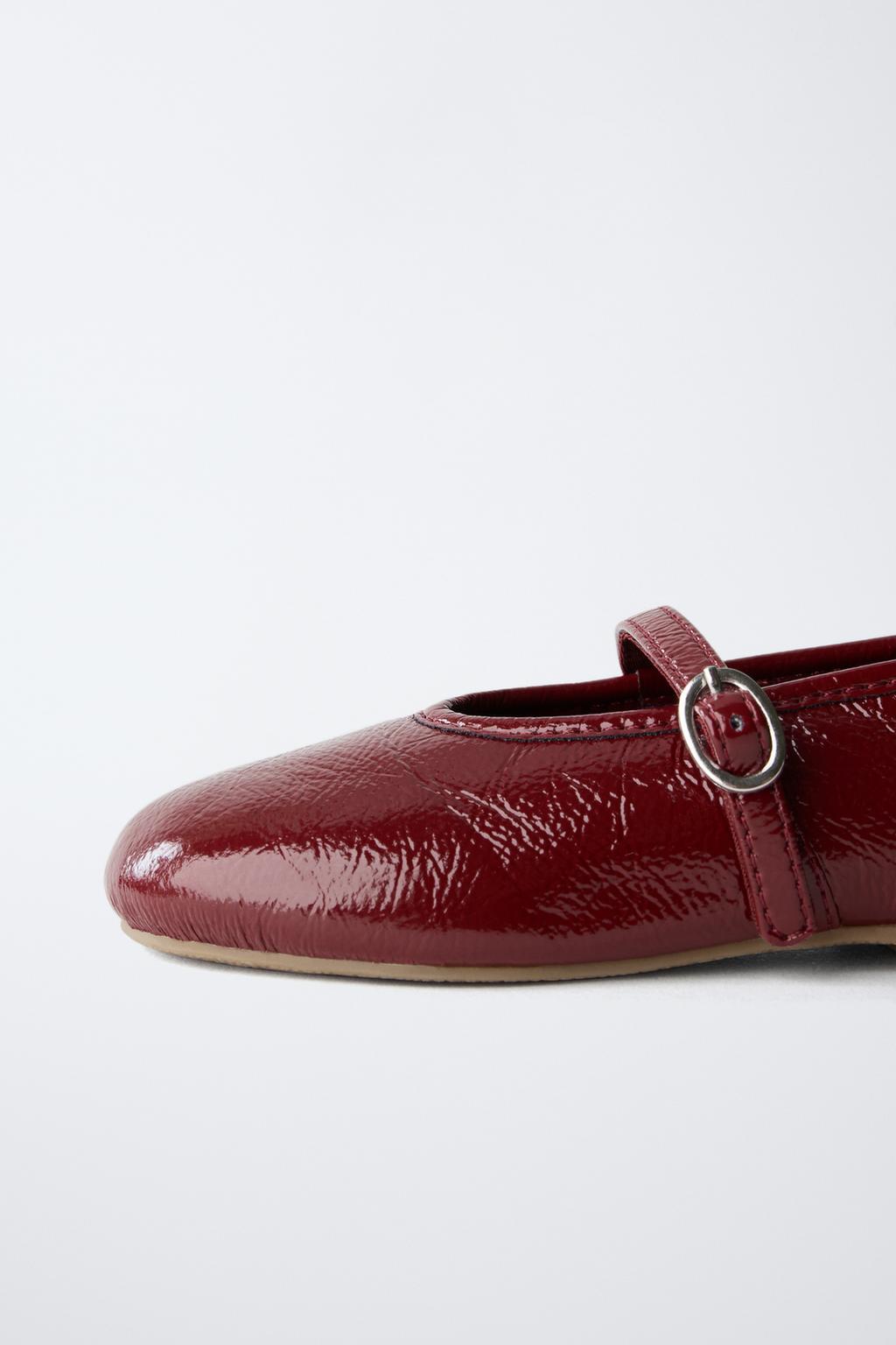 ЛАКИРОВАННЫЕ БАЛЕТКИ