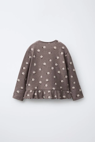 Футболка с принтом и оборкой из мягкой ткани