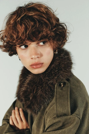 Куртка из искусственной замши со съемным воротником- Заказать в России