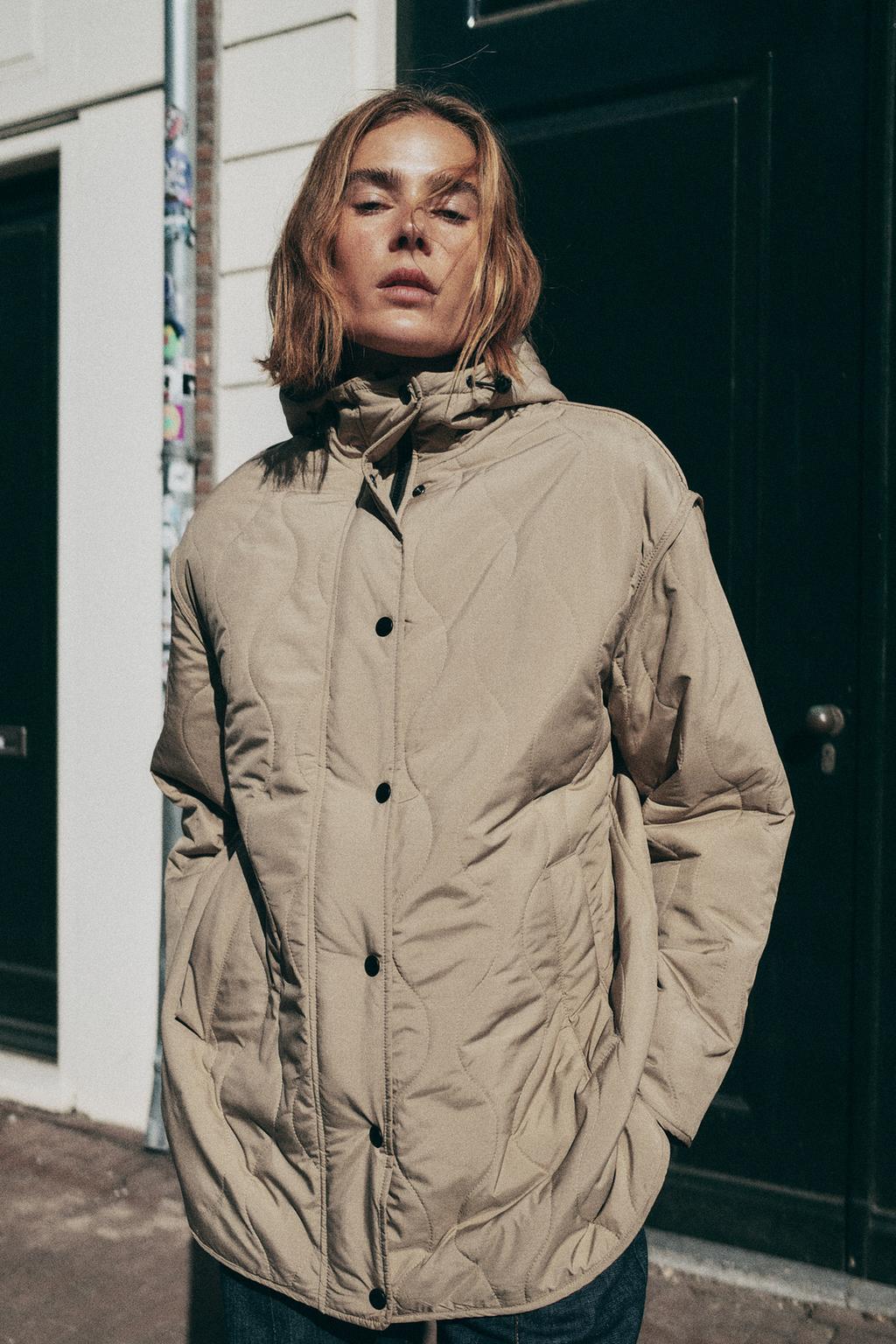 СТЕГАНАЯ КУРТКА С КАПЮШОНОМ WATER REPELLENT
