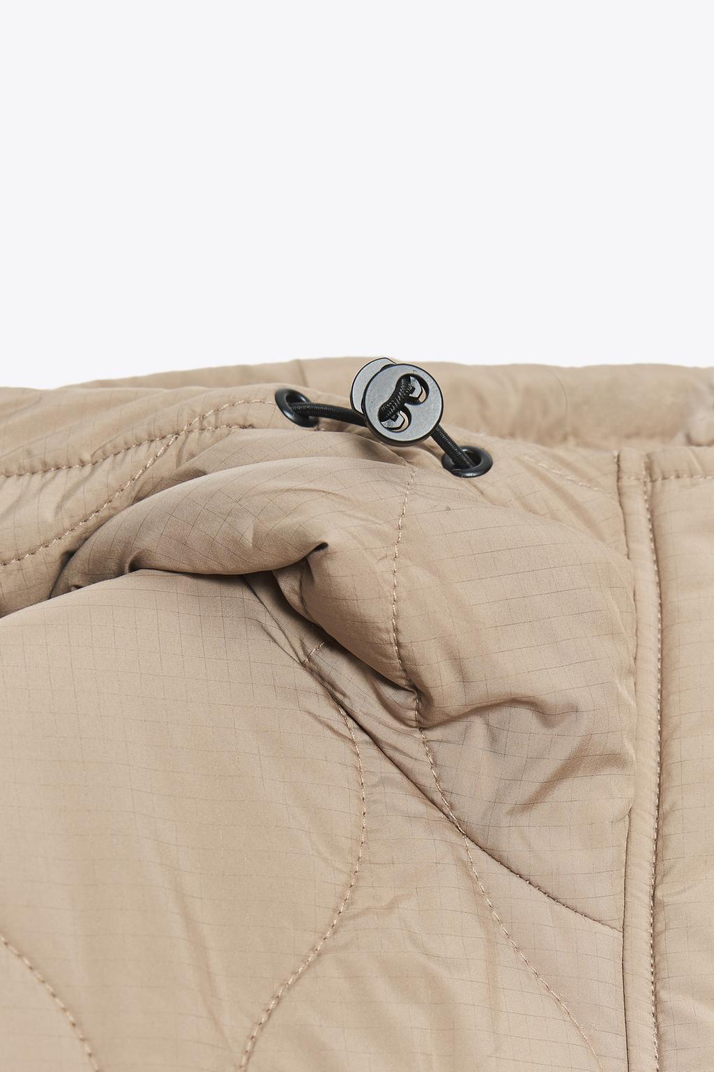СТЕГАНАЯ КУРТКА С КАПЮШОНОМ WATER REPELLENT