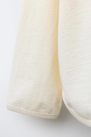 Футболка с надписью и нашивками- Заказать в России