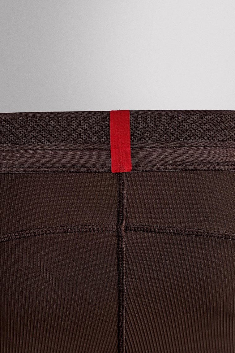 Леггинсы с фактурным эффектом и эффектом коррекции фигуры