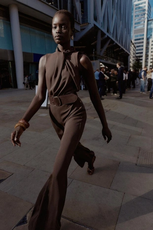 Комбинезон без рукавов с поясом- Заказать в России