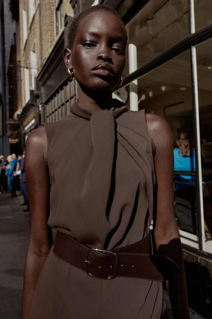 Комбинезон без рукавов с поясом- Заказать в России