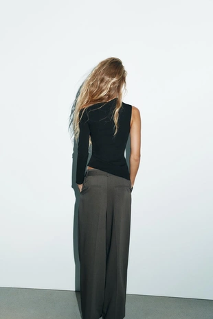 Асимметричный топ из крепа- Заказать в России