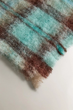 Плед из шерстяной смеси с простым дизайном- Заказать в России