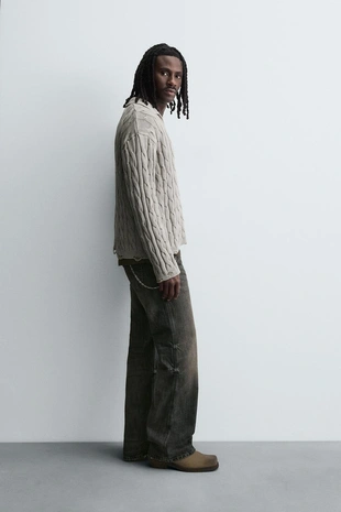 Поло с текстурным узором «косы» и эффектом потертости- Заказать в России