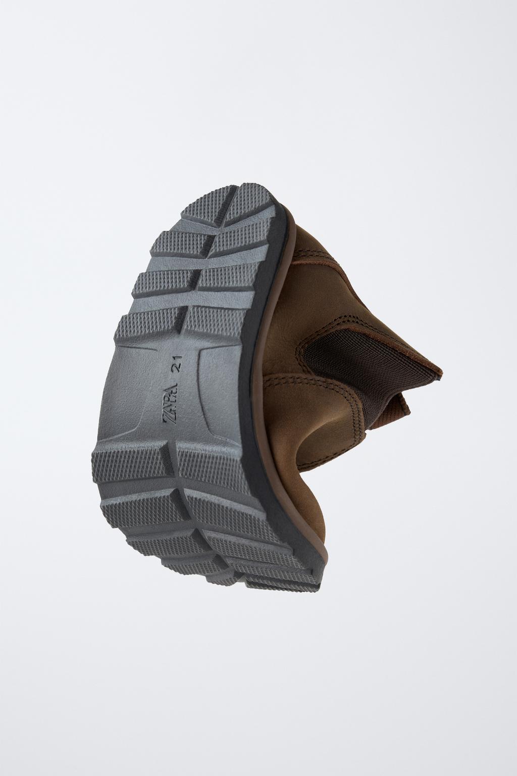 Ботинки модной обуви barefoot
