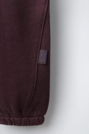 Брюки-джоггеры с этикеткой