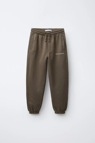 Комплект из толстовки с капюшоном и брюк-джоггеров с нашивками- Заказать в России